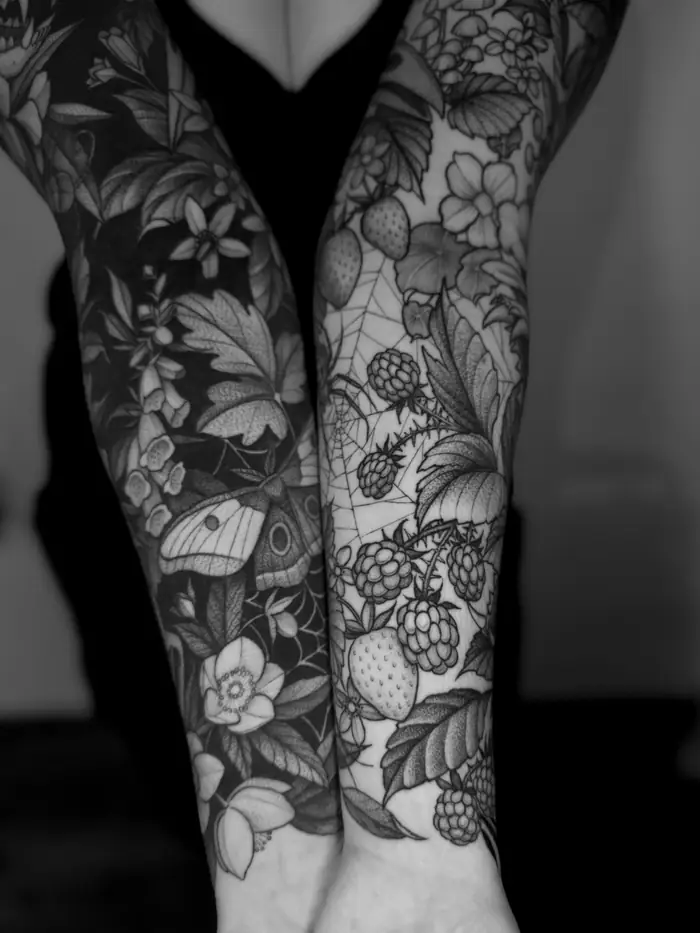 Matching floral sleeves with berries and a moth